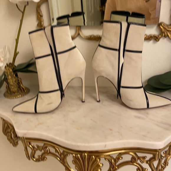 manolo blahnik cage boots - Picture 4 of 5